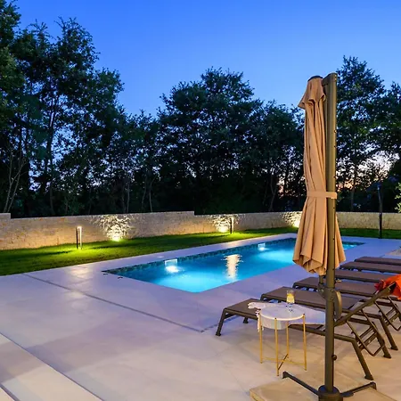 Frame Garden West By Interhome