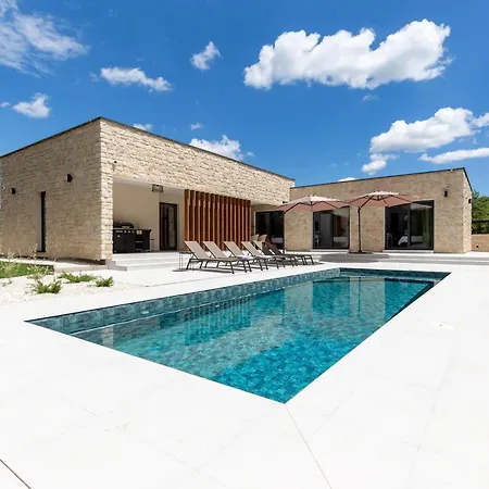 Villa Frame Garden West By Interhome