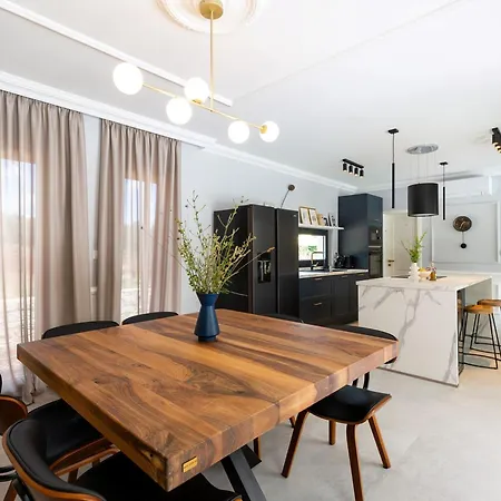 Frame Garden West By Interhome