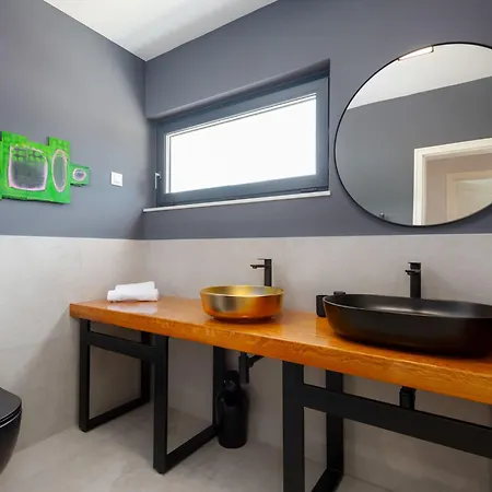 Frame Garden West By Interhome Villa