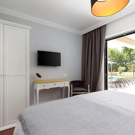 וילה Frame Garden West By Interhome