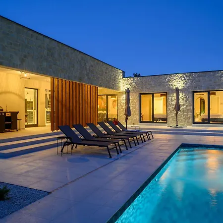 Frame Garden West By Interhome Svetvincenat
